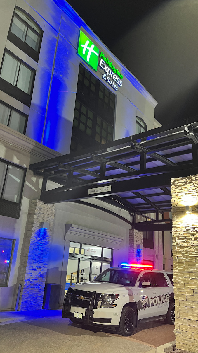 Prospect Heights Police Department investigating at the lobby entrance of the Holiday Inn Express on Milwaukee Avenue in Prospect Heights (CARDINAL NEWS)
