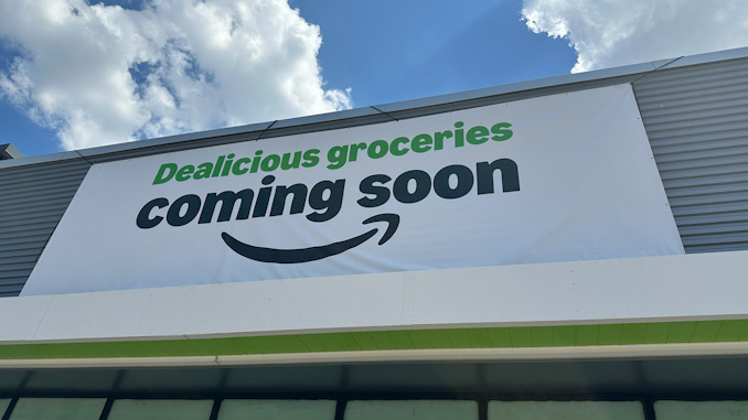 Dealicious groceries coming soon sign was set up today, Monday, June 17, 2024 (CARDINAL NEWS)