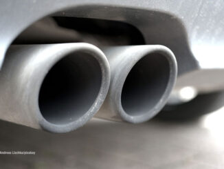 Exhaust pipes of diesel engine (Andreas Lischka/pixabay)