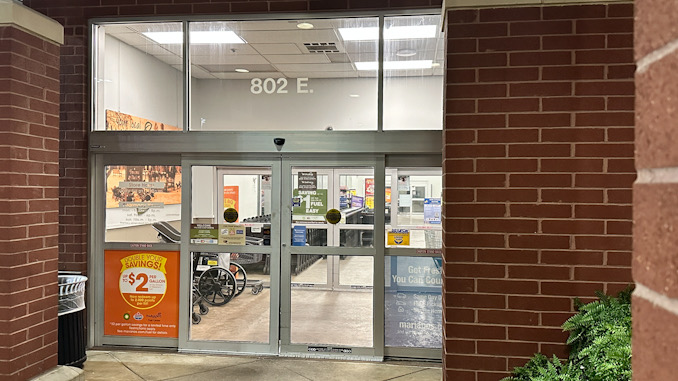 The north entrance to the first Mariano's store located at 802 East Northwest Highway in Arlington Heights on Tuesday night, July 9, 2024 (CARDINAL NEWS)