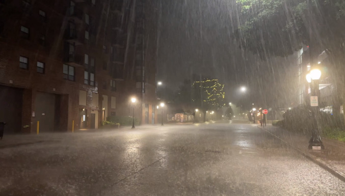 Brief heavy rain on Miner Street near Arlington Heights Road in Arlington Heights August 6, 2024 about 4:05 a.m. Tuesday, August 6, 2024 (CARDINAL NEWS).