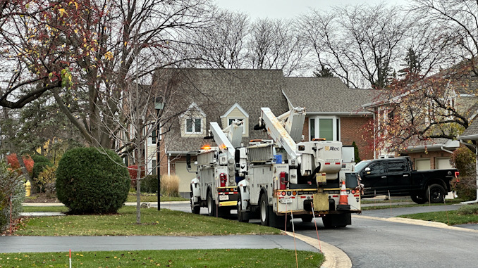 ComEd crews on the scene after an underground power line was hit during property maintenance at a condo townhouse neighborhood on Douglas Court in Arlington Heights on Wednesday, November 20, 2024 (CARDINAL NEWS)