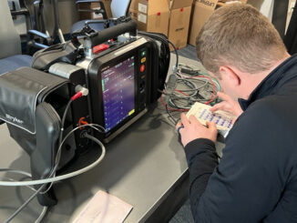 Arlington Heights Fire Department paramedics working with a Stryker LIFEPAK 35 and accessories (SOURCE: Arlington Heights Fire Department)